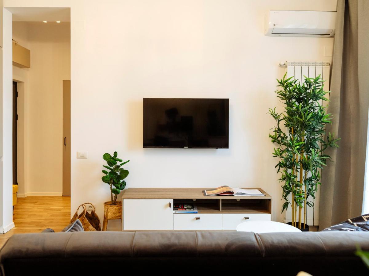 Sunny 2Br Flat - Top Location - Amazing Balcony Bucareste Exterior foto
