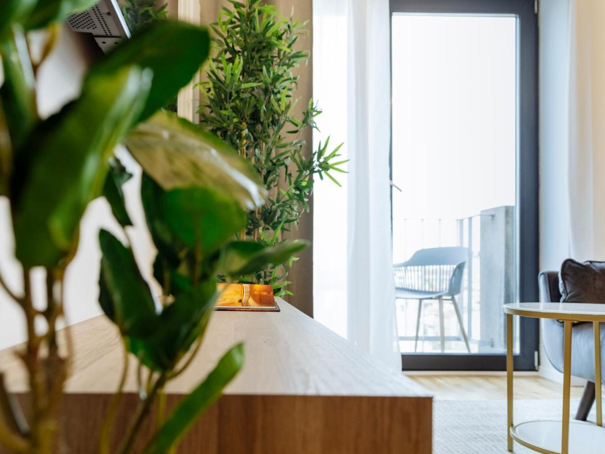 Sunny 2Br Flat - Top Location - Amazing Balcony Bucareste Exterior foto