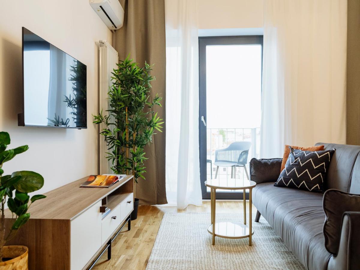 Sunny 2Br Flat - Top Location - Amazing Balcony Bucareste Exterior foto